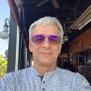 Meet your Posher, Denis